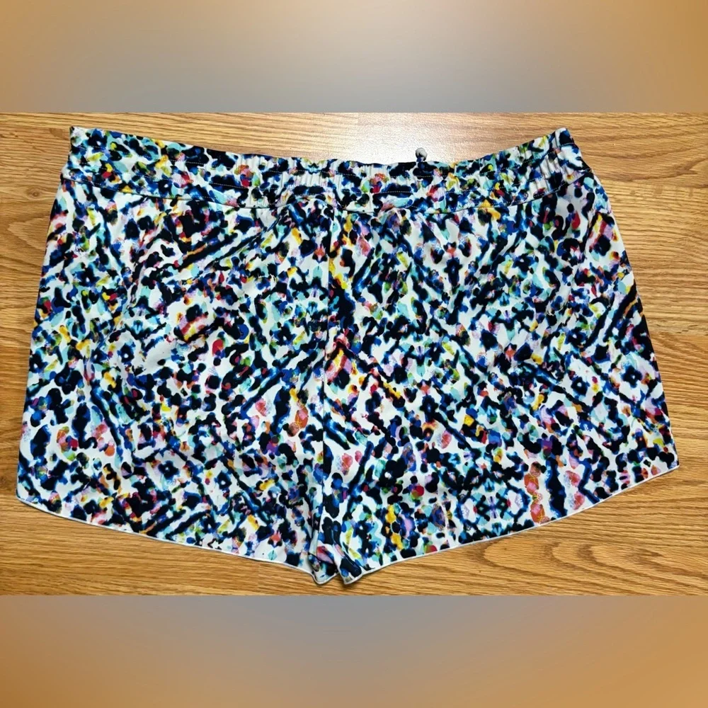 Athleta Multicolor Abstract Shorts size XL - Picture 3 of 3
